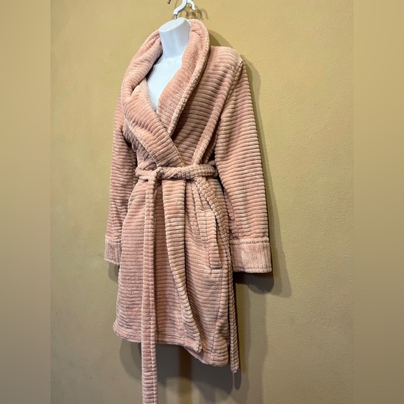 Comfy Pink Robe - Picture 2 of 5